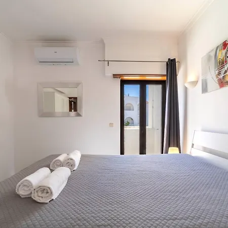 Апартаменти Garnero By Hellovacations *